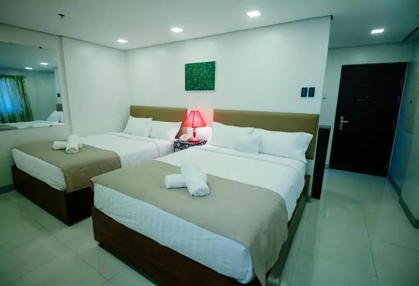 اتاق لوکس چهار تخته, Belltower Csheli Suites Bantay   Vigan