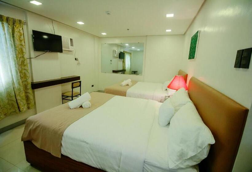 اتاق لوکس چهار تخته, Belltower Csheli Suites Bantay   Vigan