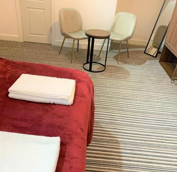 Camera Deluxe, Green View