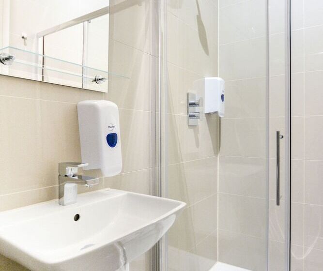 Camera Deluxe, Green View