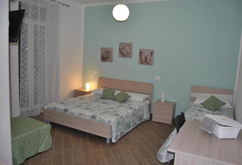 اتاق استاندارد با تخت بزرگ, La Triade Affittacamere