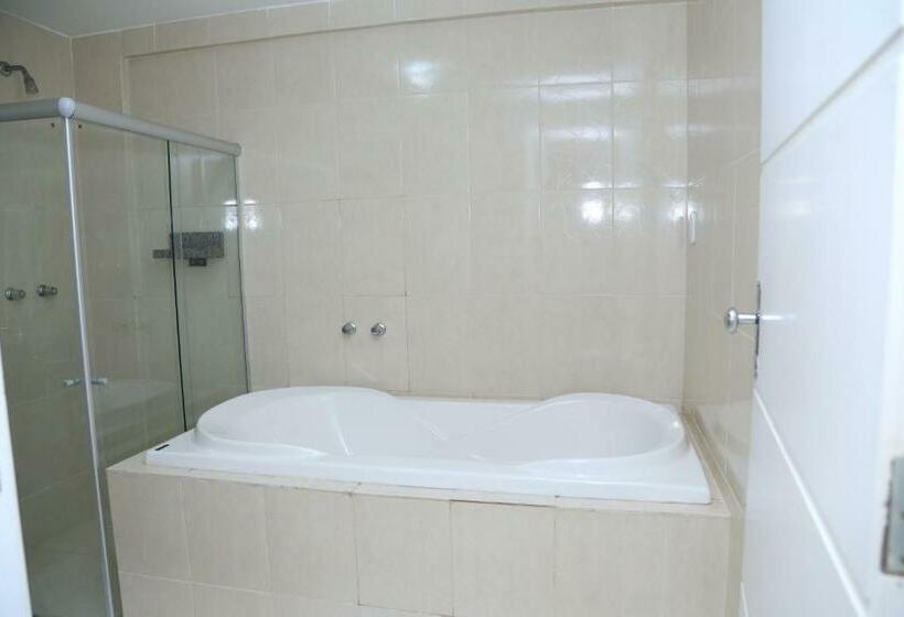 带阳台套房, Avelan Plaza