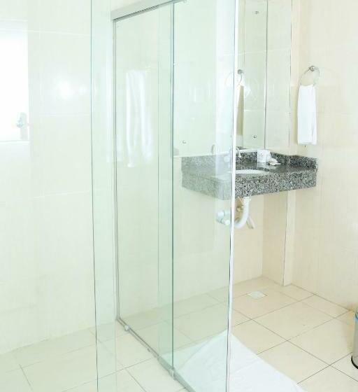 جناح مزوَّد بشرفة, Avelan Plaza