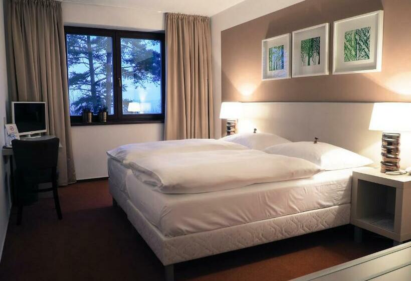 חדר דלוקס, Cvilín