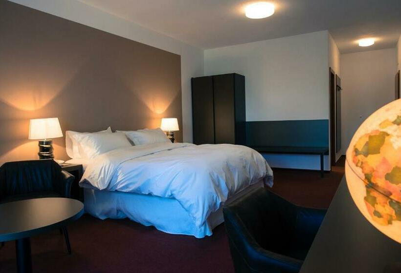 דירת חדר, Cvilín