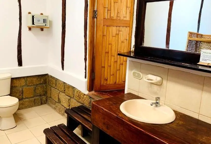 بانگلوی استاندارد با چشم‌انداز دریا, El Refugio De Vichayito