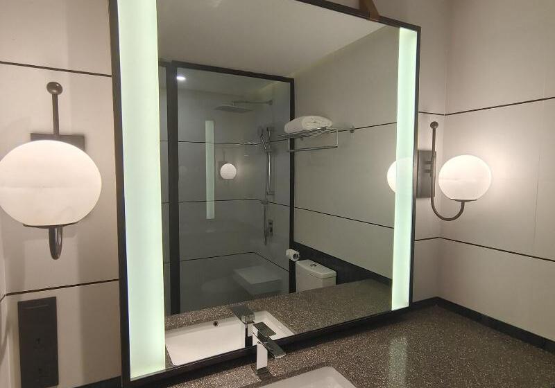 Стандартный Номер Кровать Кинг, Four Points By Sheraton Batam