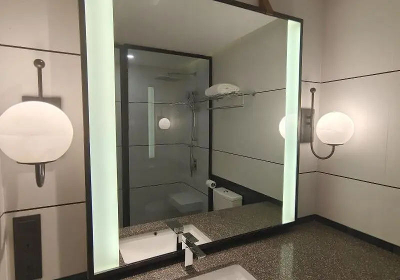 キングサイズベッドのスタンダードルーム, Four Points By Sheraton Batam
