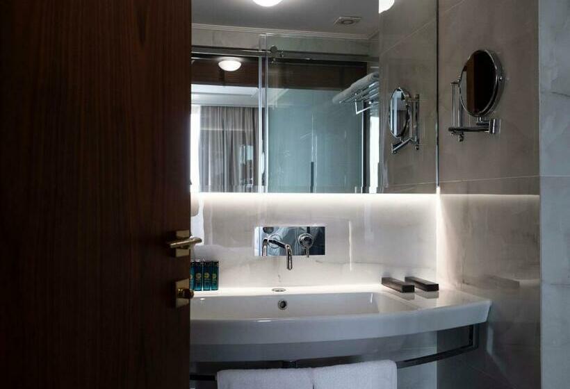 חדר סטנדרט נוף לבריכה, Select Hill Resort