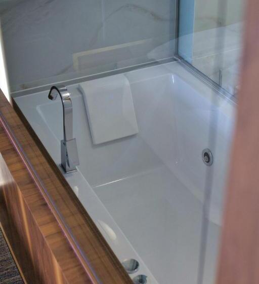 חדר סטנדרט נוף לבריכה, Select Hill Resort