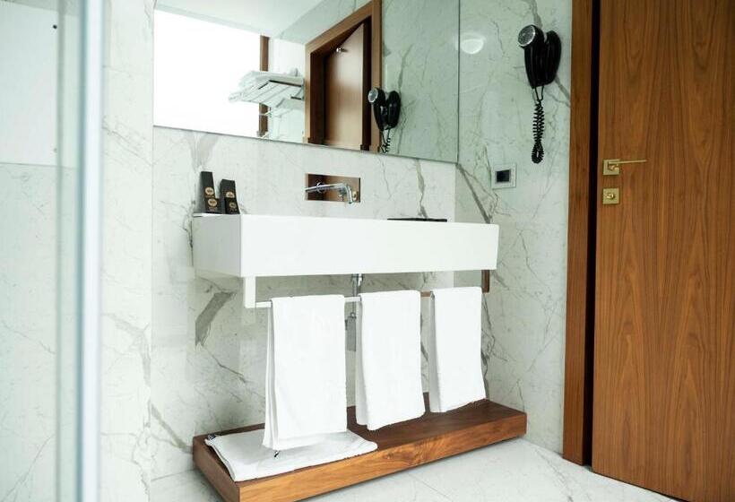 חדר משפחתי דלוקס, Select Hill Resort