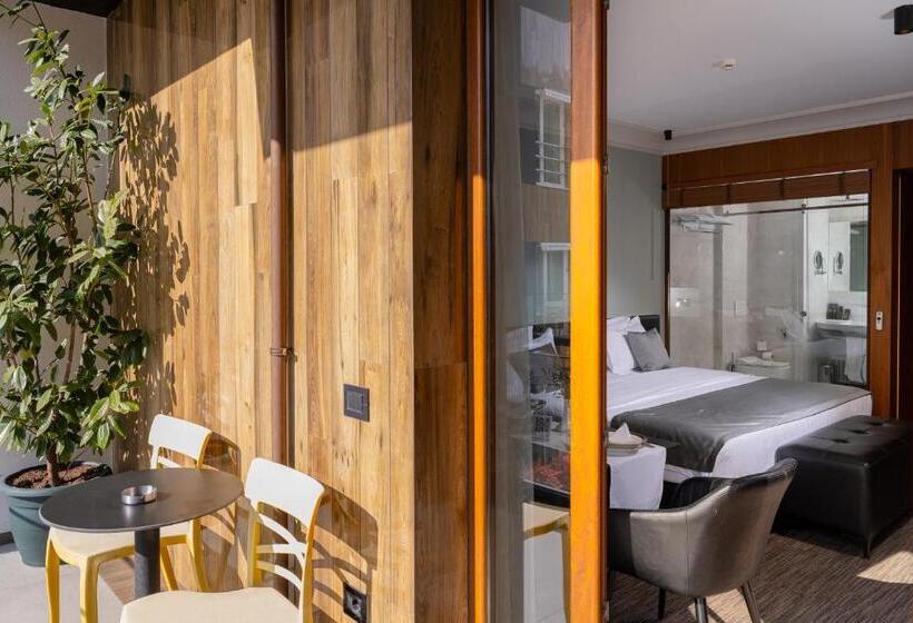 חדר סטנדרט נוף לבריכה, Select Hill Resort