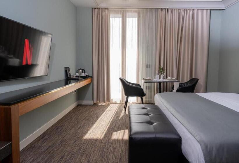 חדר סטנדרט נוף לבריכה, Select Hill Resort