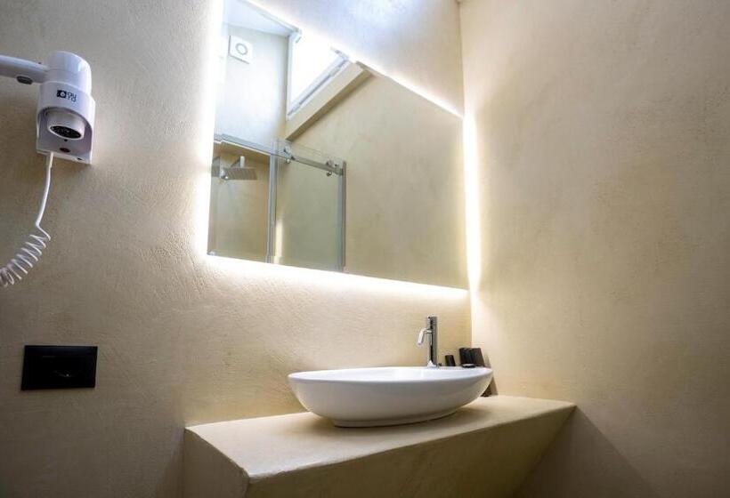 חדר משפחתי, Select Hill Resort