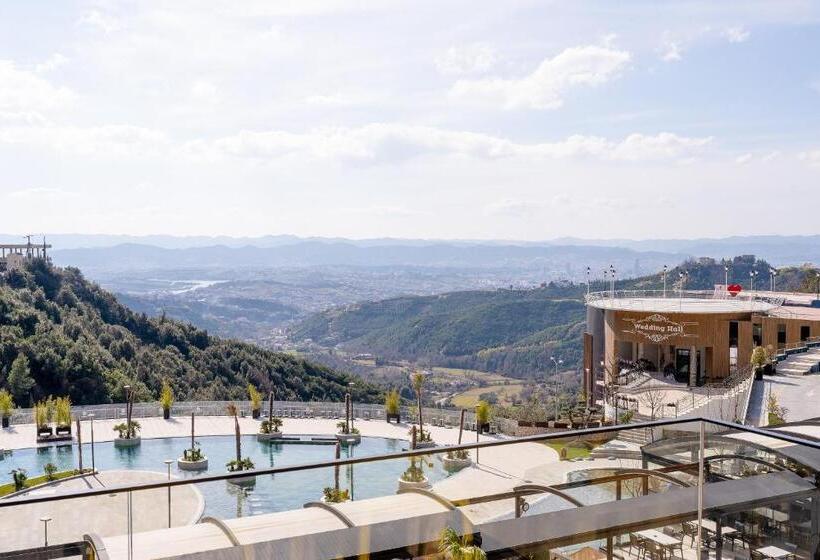 סוויטה אקזקיוטיב, Select Hill Resort