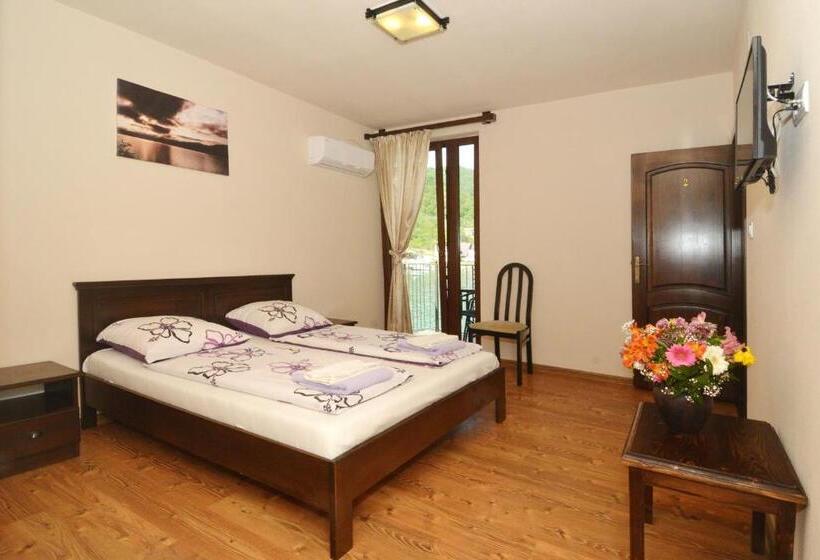 片側に海が見えるデラックスルーム, Vila Golful Dunării