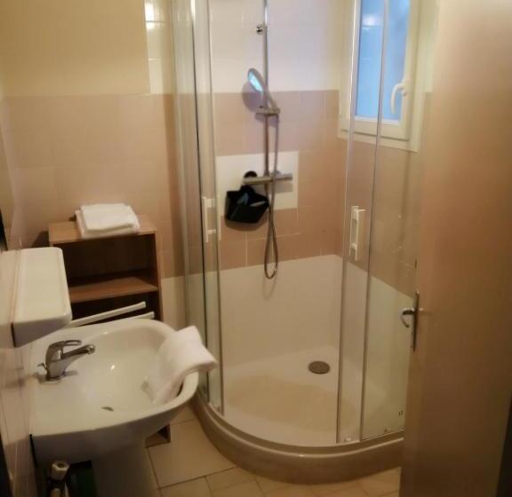 스탠다드 스튜디오, Résidence Les Plus Près