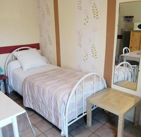 스탠다드 스튜디오, Résidence Les Plus Près