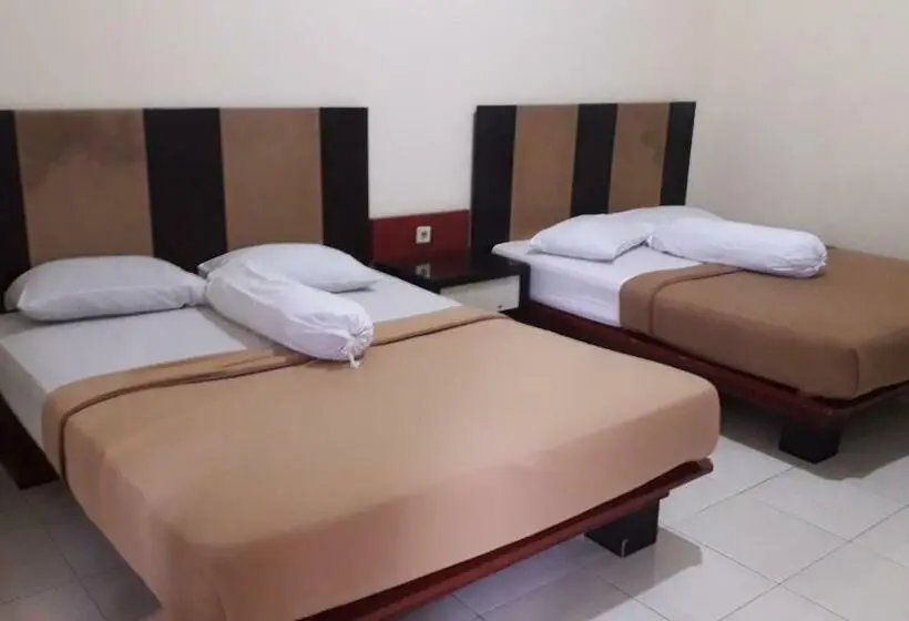 Camera Deluxe, Surya Hotel & Resort