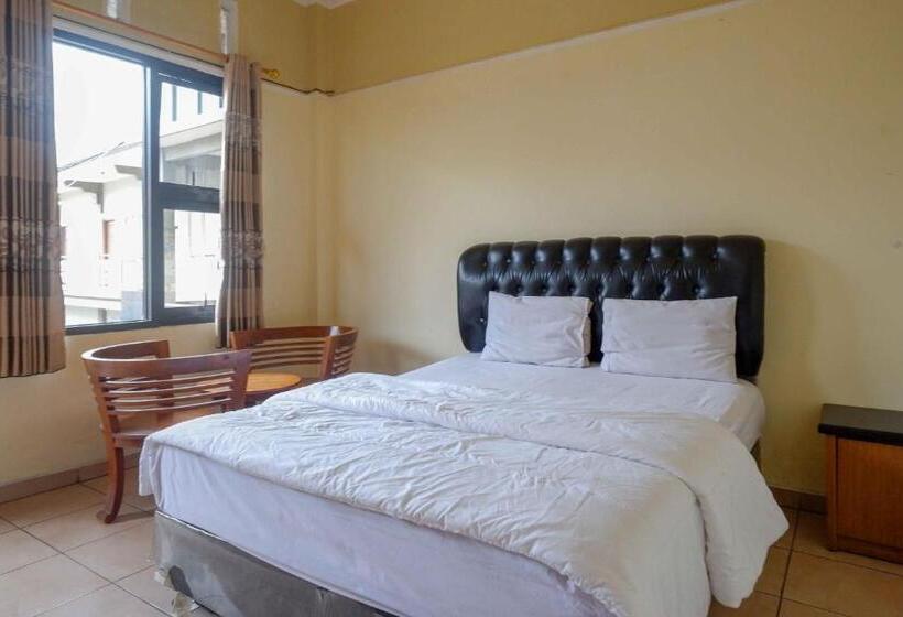 豪华房间, Urbanview Hotel Bergas Indah Bandungan By Reddoorz