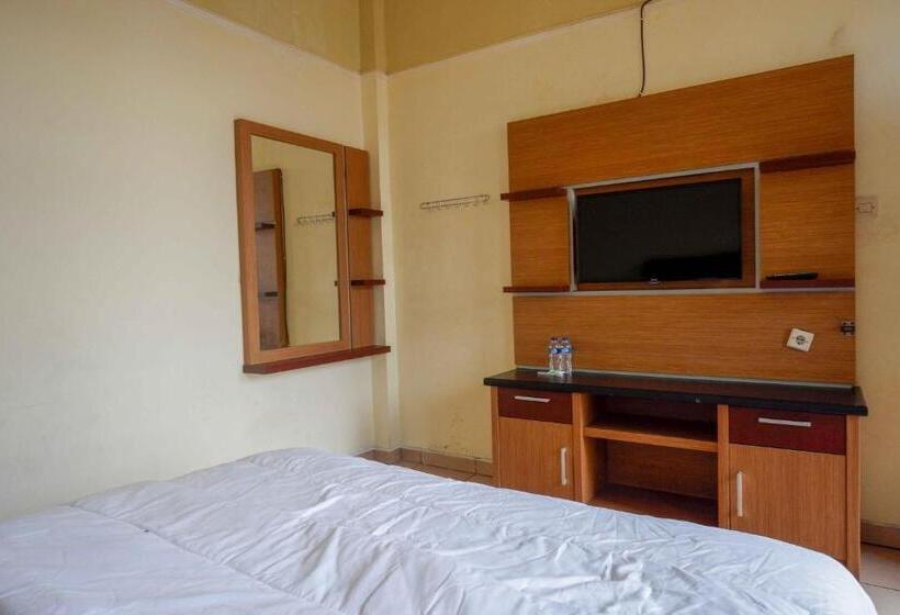 豪华房间, Urbanview Hotel Bergas Indah Bandungan By Reddoorz