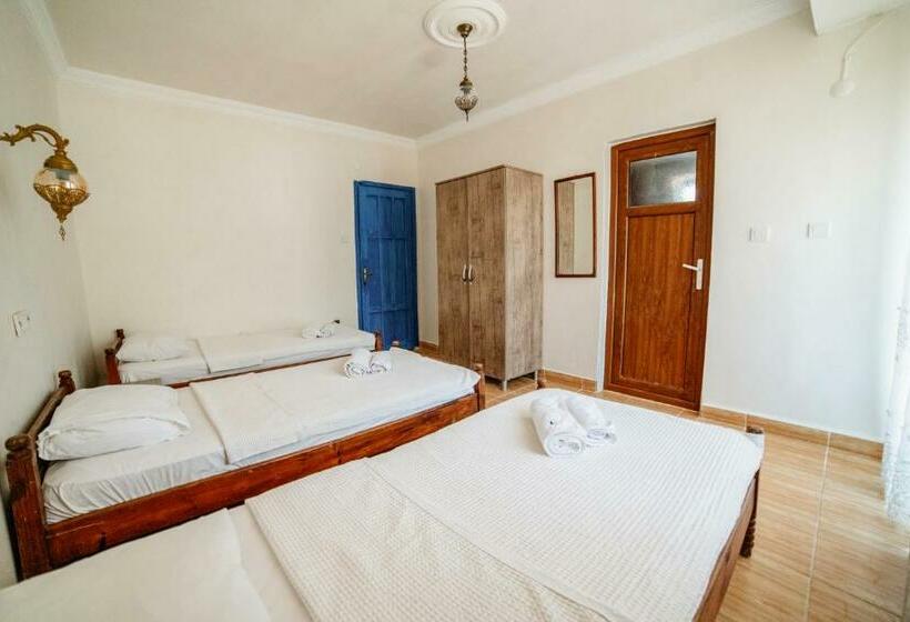 اتاق استاندارد سه نفره, Eucalyptus Pension