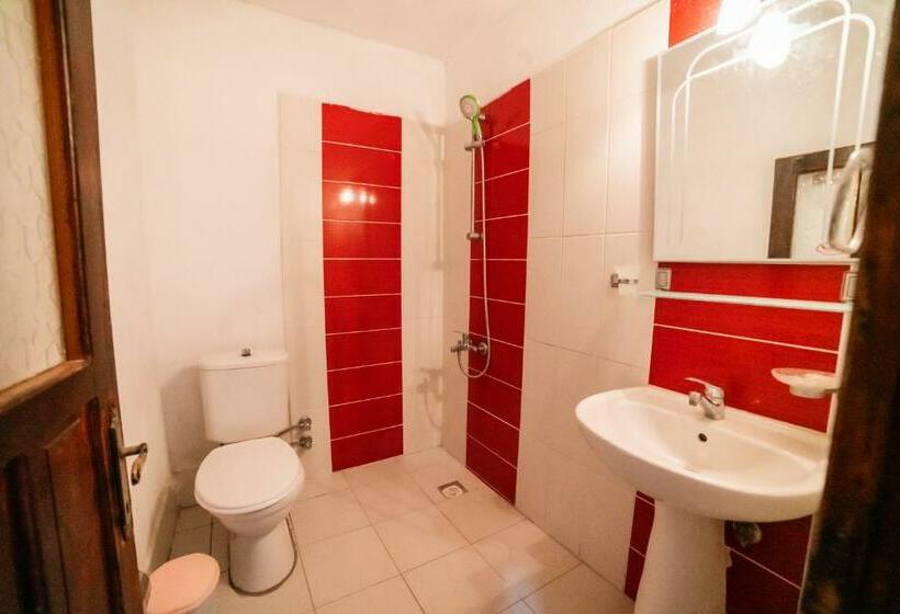 اتاق استاندارد سه نفره, Eucalyptus Pension