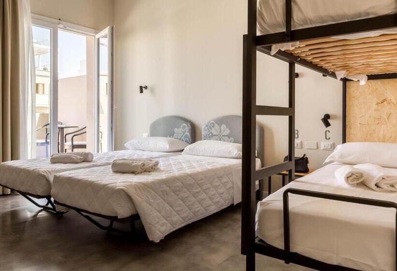 Comfort room with balcony, Piccolo Catalunya Hostel