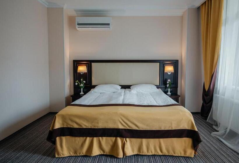 סוויטה עם מרפסת, Optima Collection Chernihiv