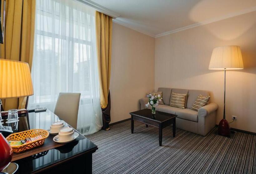 סוויטה עם מרפסת, Optima Collection Chernihiv