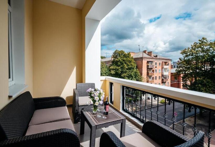 סוויטה עם מרפסת, Optima Collection Chernihiv