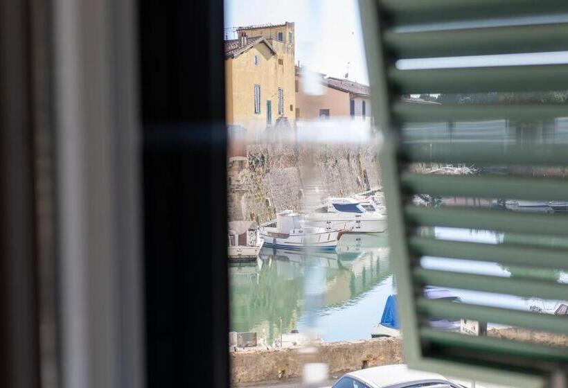 דירת שלושה חדרים, Dogana D Acqua Rooms & Art