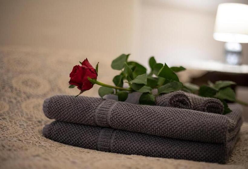 דירת שלושה חדרים, Dogana D Acqua Rooms & Art