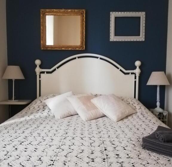 דירת שלושה חדרים, Dogana D Acqua Rooms & Art