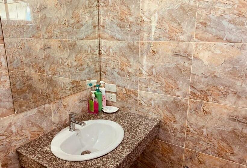 Quarto deluxe, Baan Suan Khun Yaiy