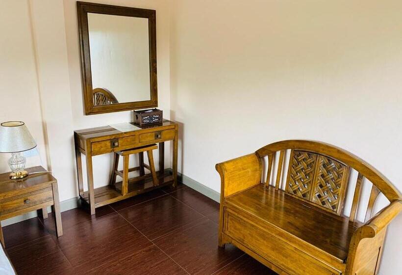 Quarto deluxe, Baan Suan Khun Yaiy