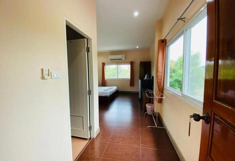 Quarto deluxe, Baan Suan Khun Yaiy