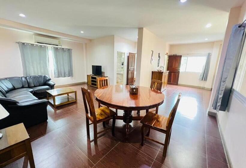 Suite, Baan Suan Khun Yaiy