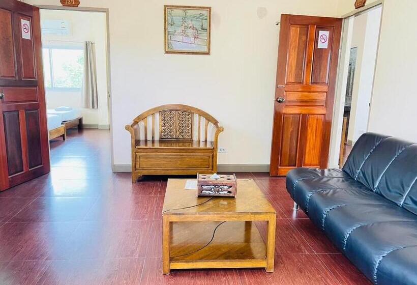 Suite Familiar, Baan Suan Khun Yaiy