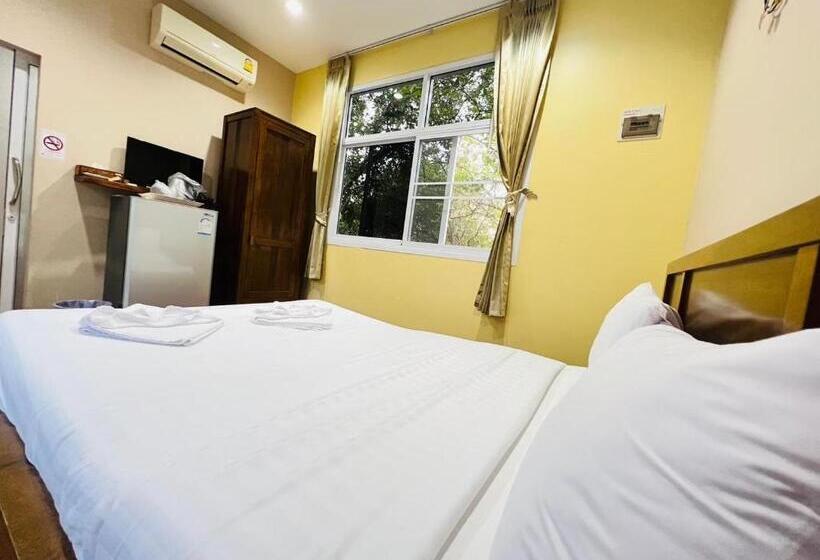 Casa 1 Dormitório, Baan Suan Khun Yaiy