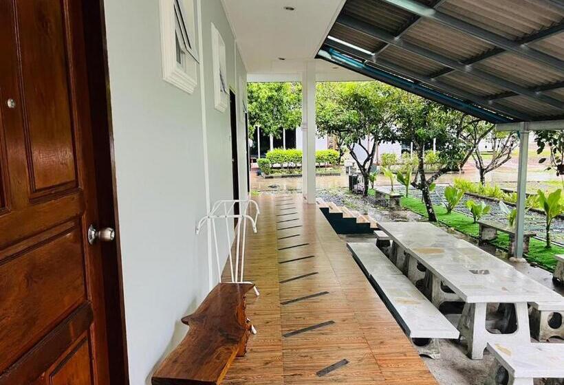 Quarto Triplo Standard Vista Jardim, Baan Suan Khun Yaiy