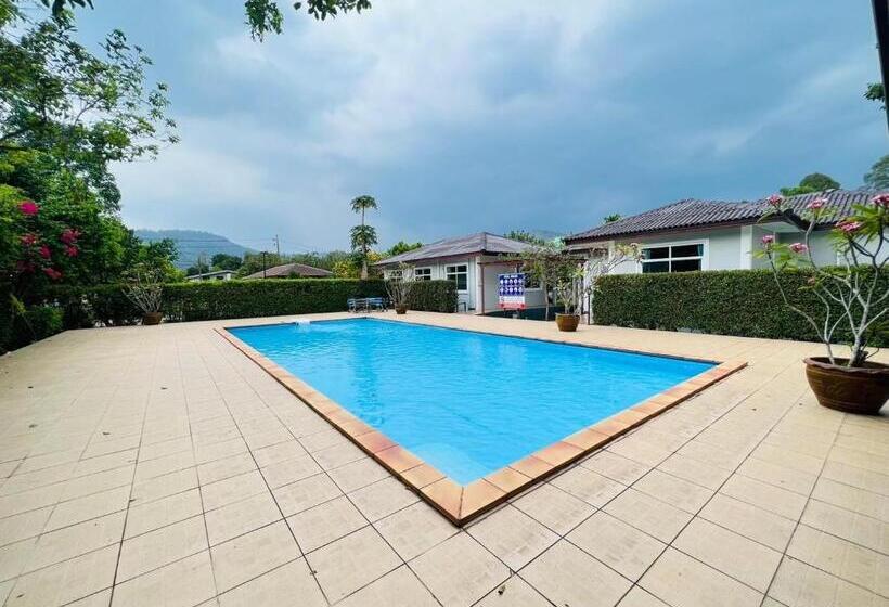 Quarto familiar vista piscina, Baan Suan Khun Yaiy