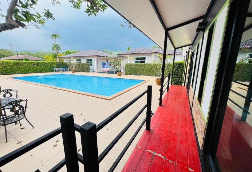 Quarto familiar vista piscina, Baan Suan Khun Yaiy