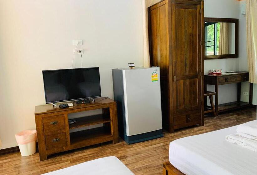 Quarto familiar vista piscina, Baan Suan Khun Yaiy