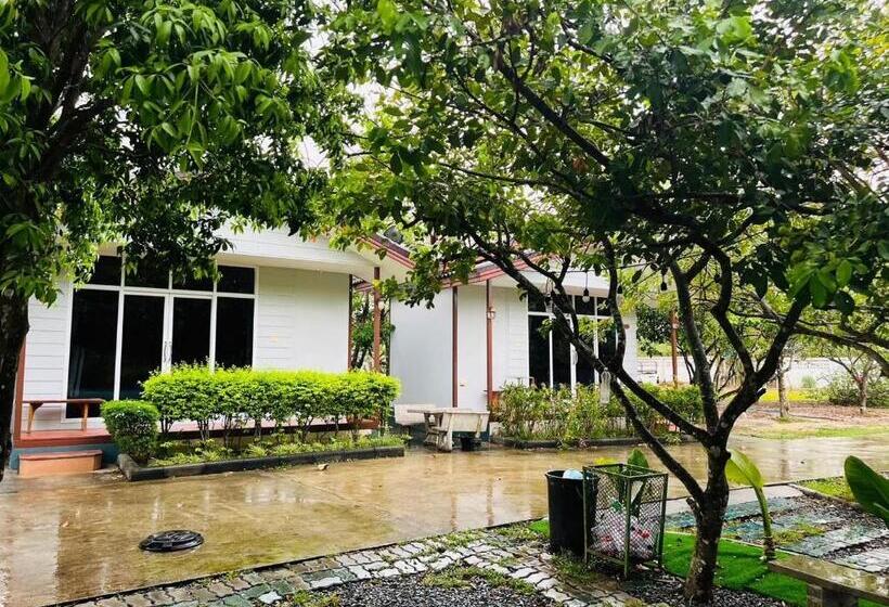 Casa 1 Dormitório, Baan Suan Khun Yaiy