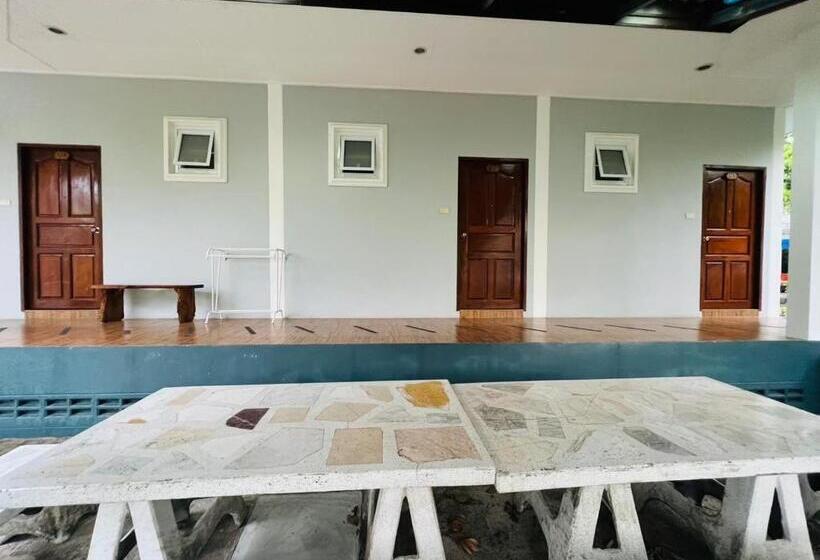 Quarto Triplo Standard Vista Jardim, Baan Suan Khun Yaiy