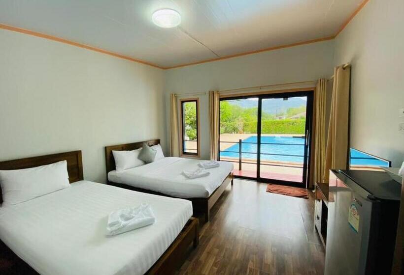 Quarto familiar vista piscina, Baan Suan Khun Yaiy