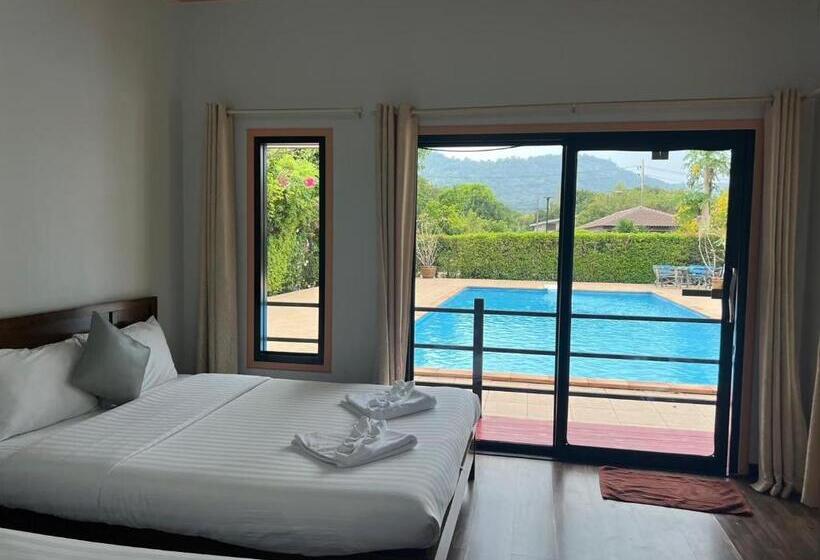 Quarto familiar vista piscina, Baan Suan Khun Yaiy