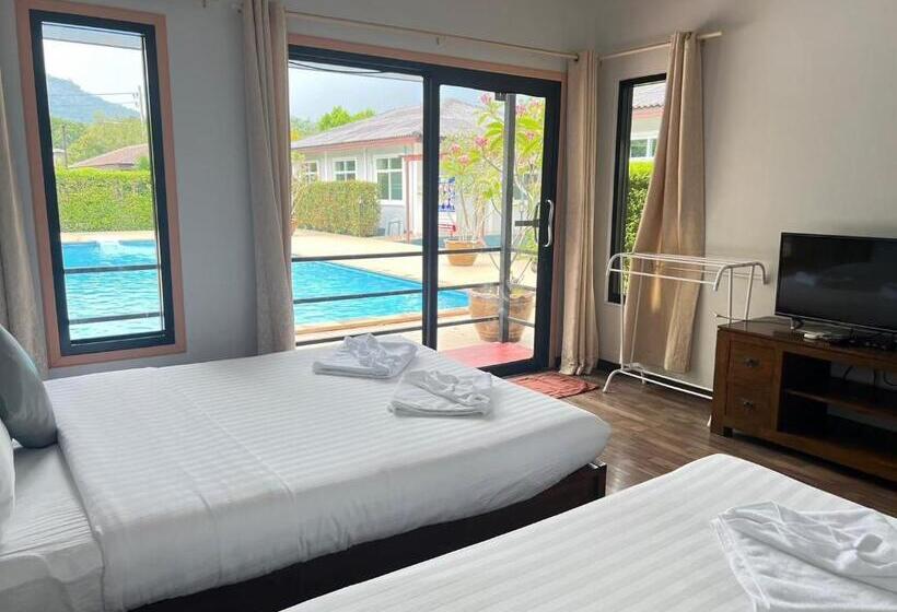 Quarto familiar vista piscina, Baan Suan Khun Yaiy