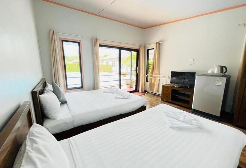 Quarto familiar vista piscina, Baan Suan Khun Yaiy